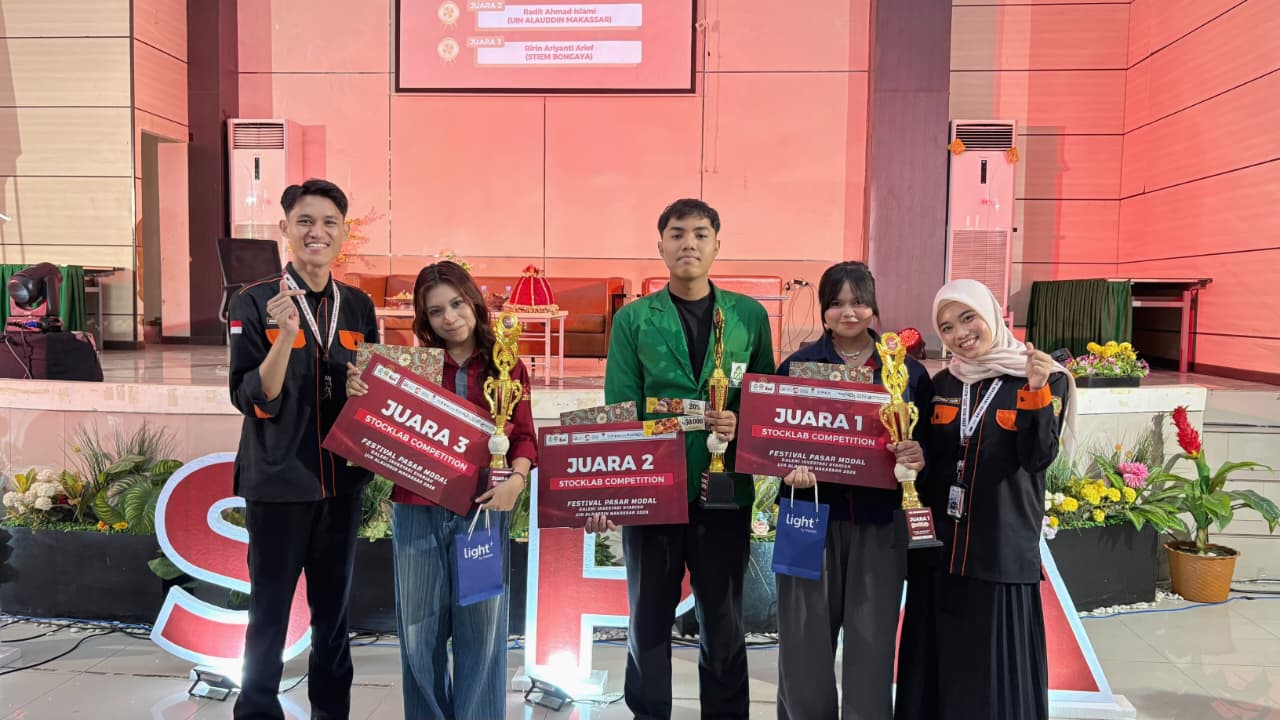 Sabet Juara 1 Stocklab Competition, UKM PPM Nobel Indonesia Tambah Koleksi Piala